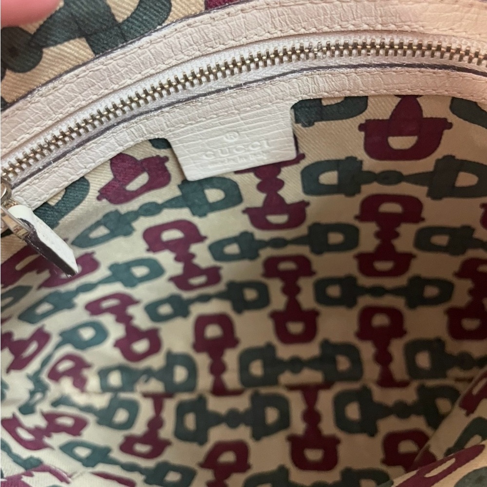 Gucci Sherry Line crossbody with Horsebit chain print interior. - Picture 2 of 6